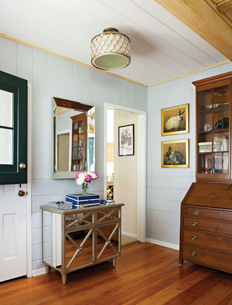 House Tour: A 1940s Cottage with A Modern Traditional Mix