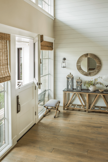 A Charming Beach Farmhouse - Cottage style decorating, renov