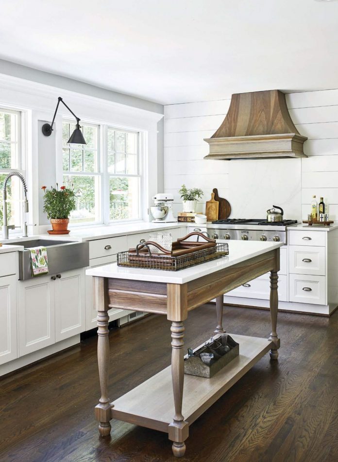 A Charming Farmhouse Kitchen Makeover - Cottage style decora