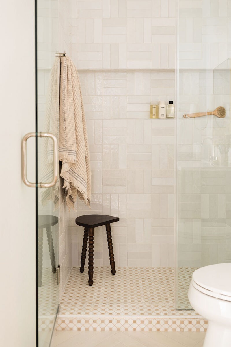 neutral bathroom with tiled shower